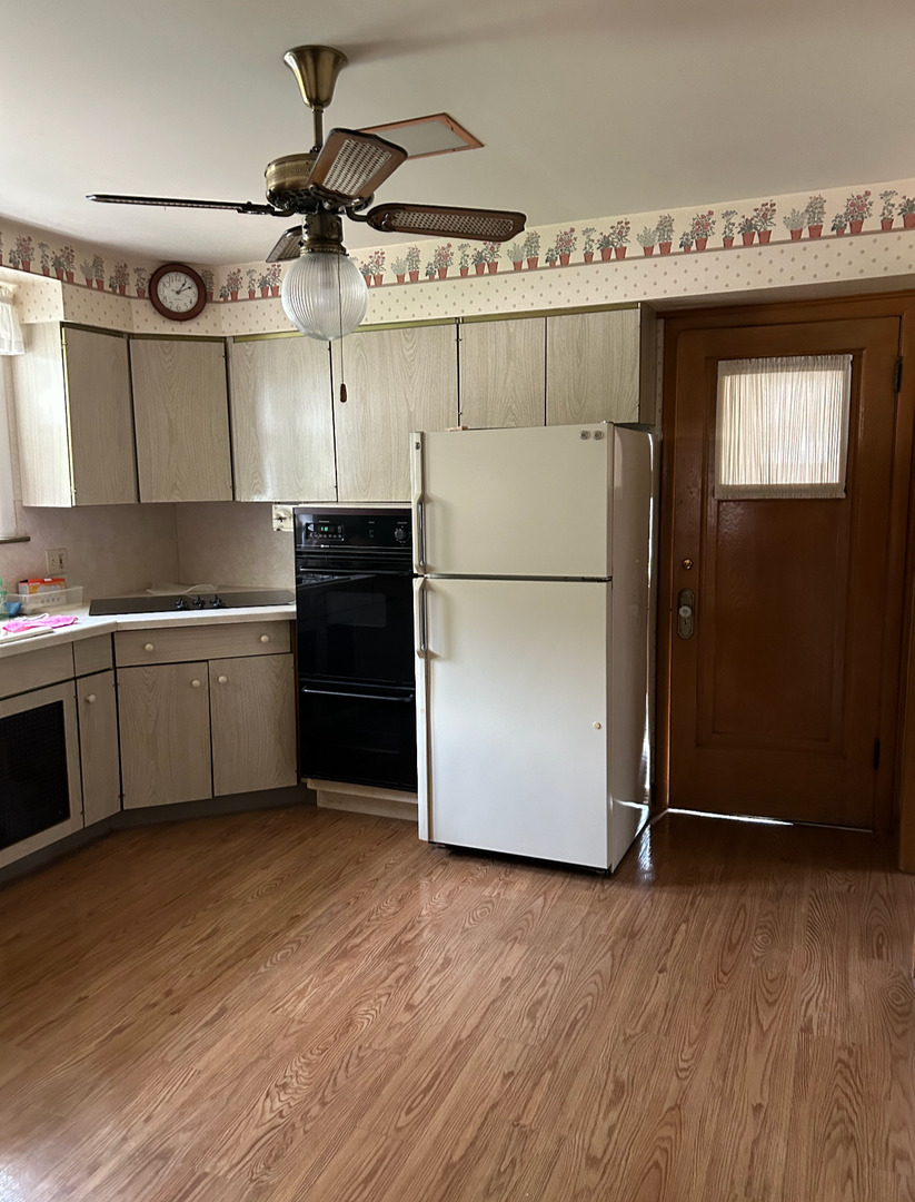 8101 White Avenue, Lyons, IL 60534
