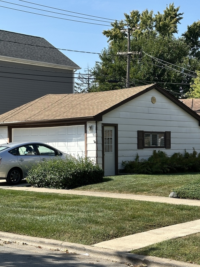 8101 White Avenue, Lyons, IL 60534