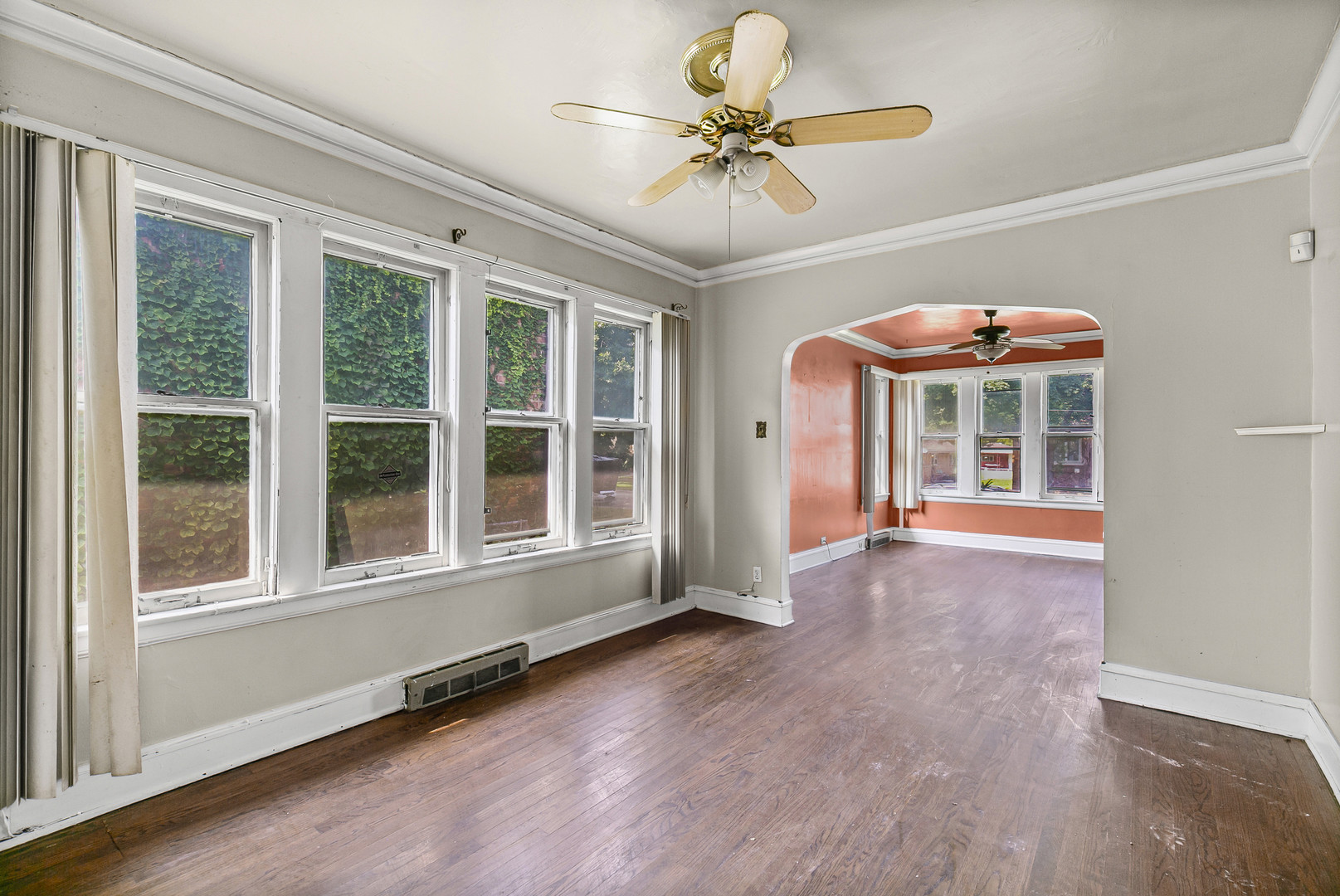 6837 S Michigan Avenue, Chicago, IL 60637