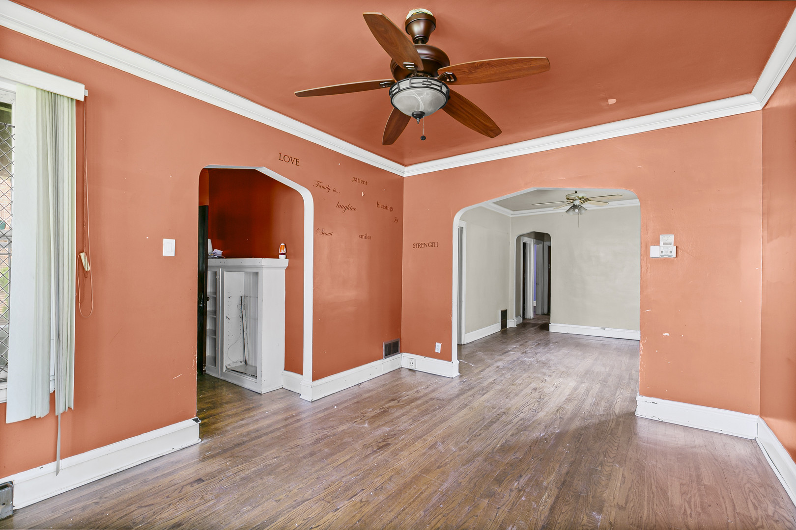 6837 S Michigan Avenue, Chicago, IL 60637