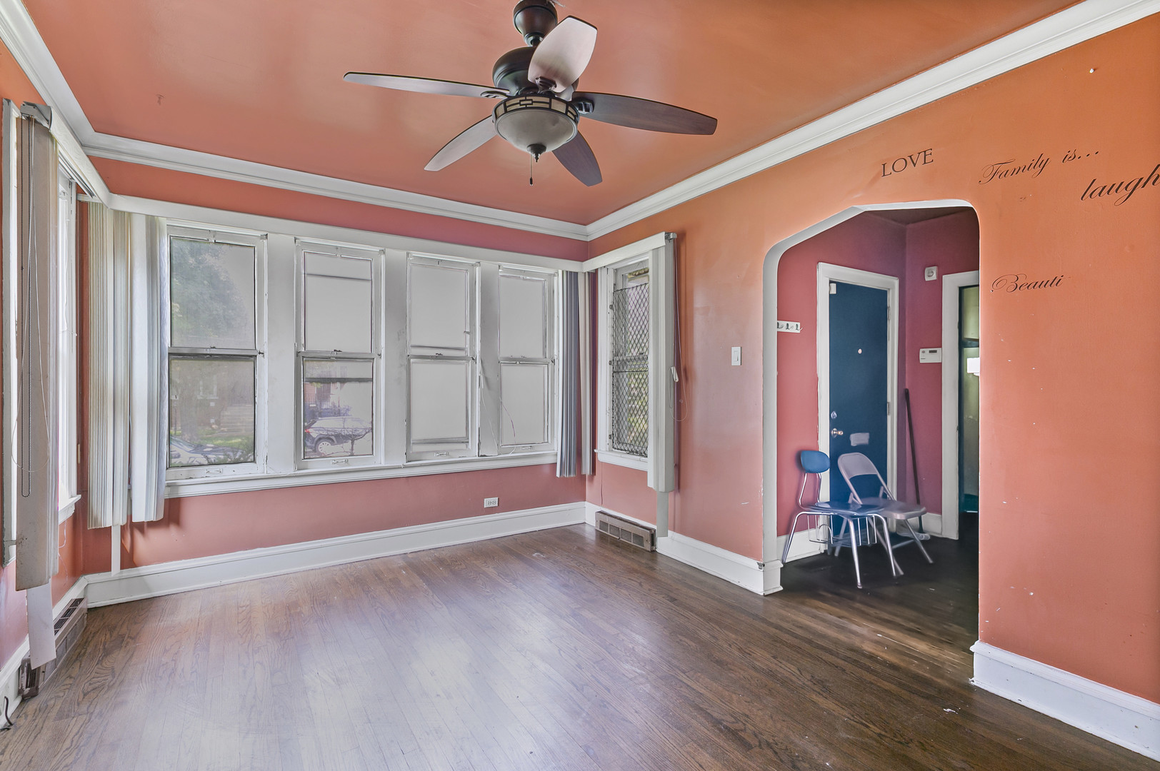 6837 S Michigan Avenue, Chicago, IL 60637