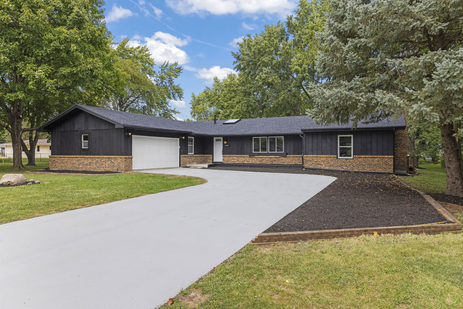 24726 W Pleasant Court, Plainfield, IL 60586