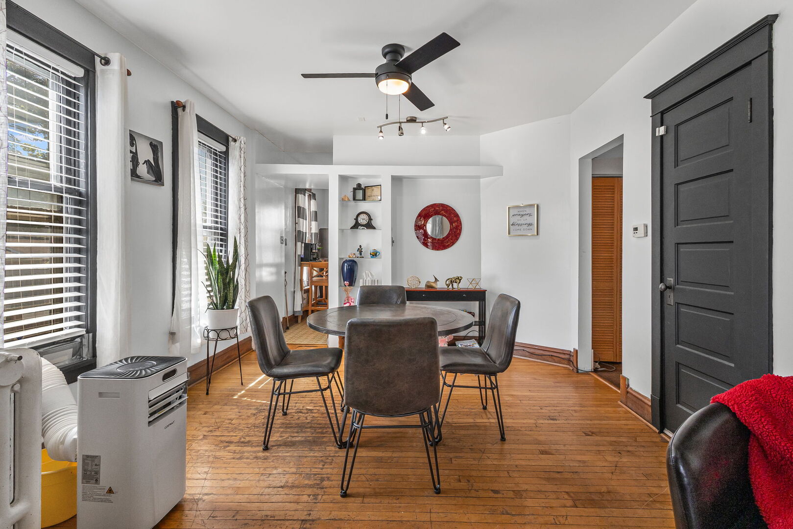 10116 S Malta Street, Chicago, IL 60643