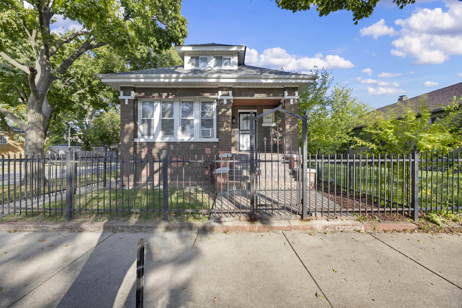 7801 S Hermitage Avenue, Chicago, IL 60620