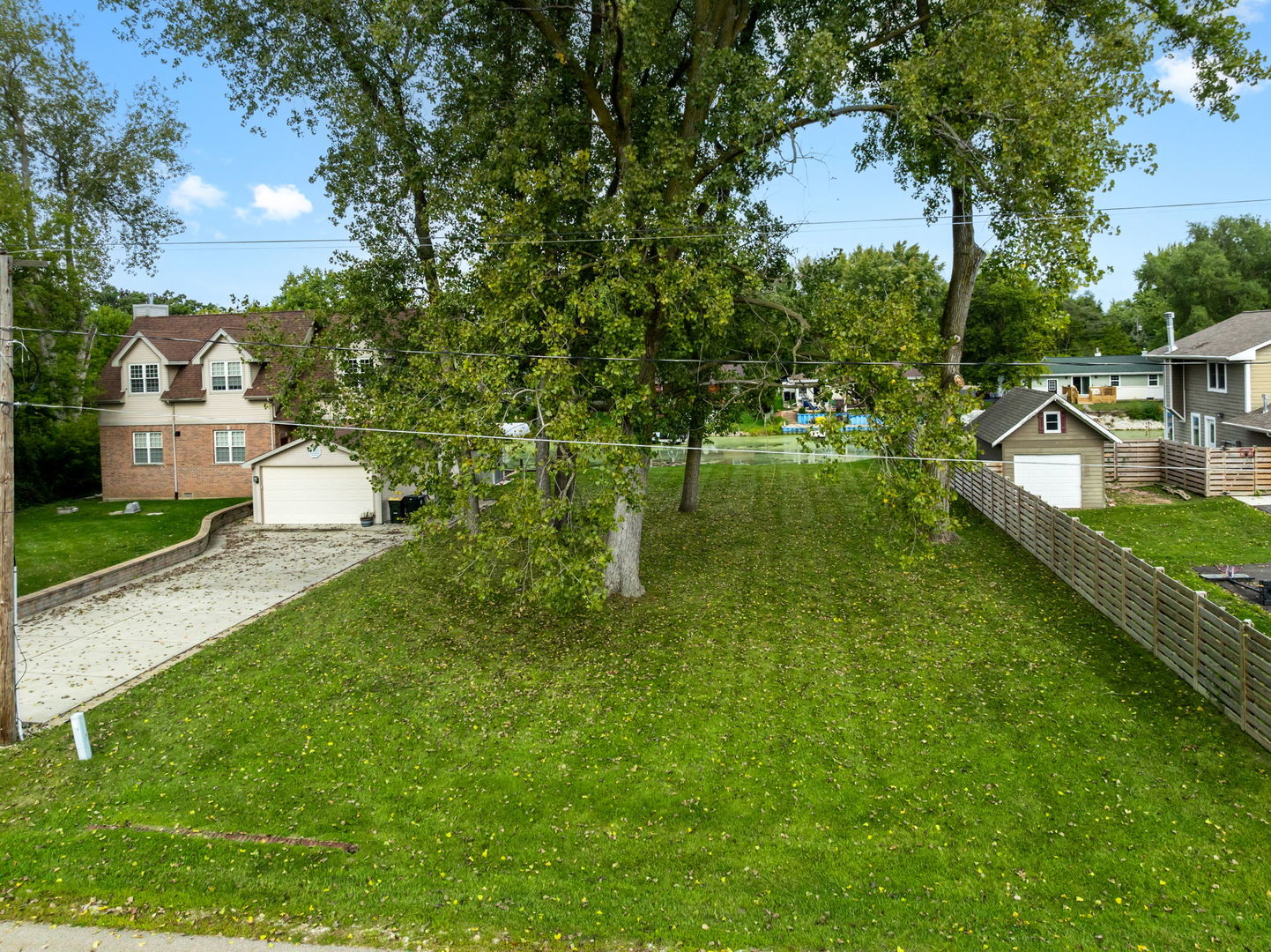 26118 W Oak Avenue, Antioch, IL 60002