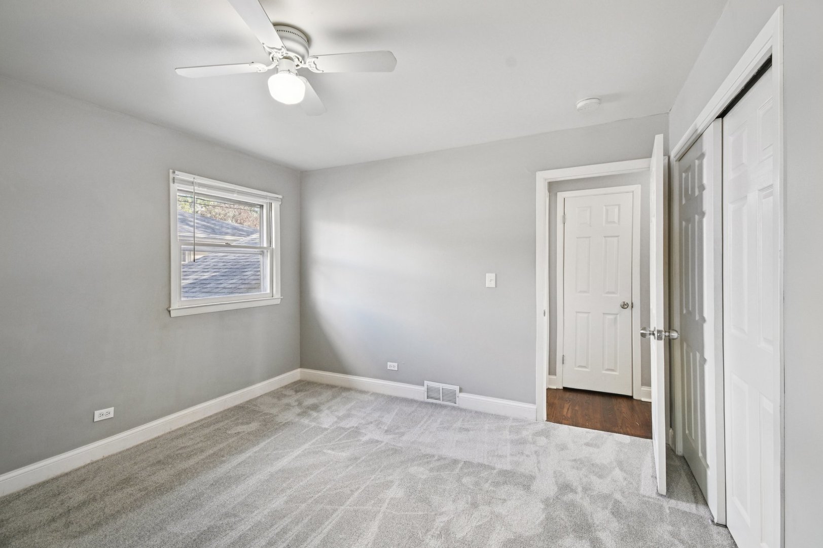 207 N Idlewild Avenue, Mundelein, IL 60060