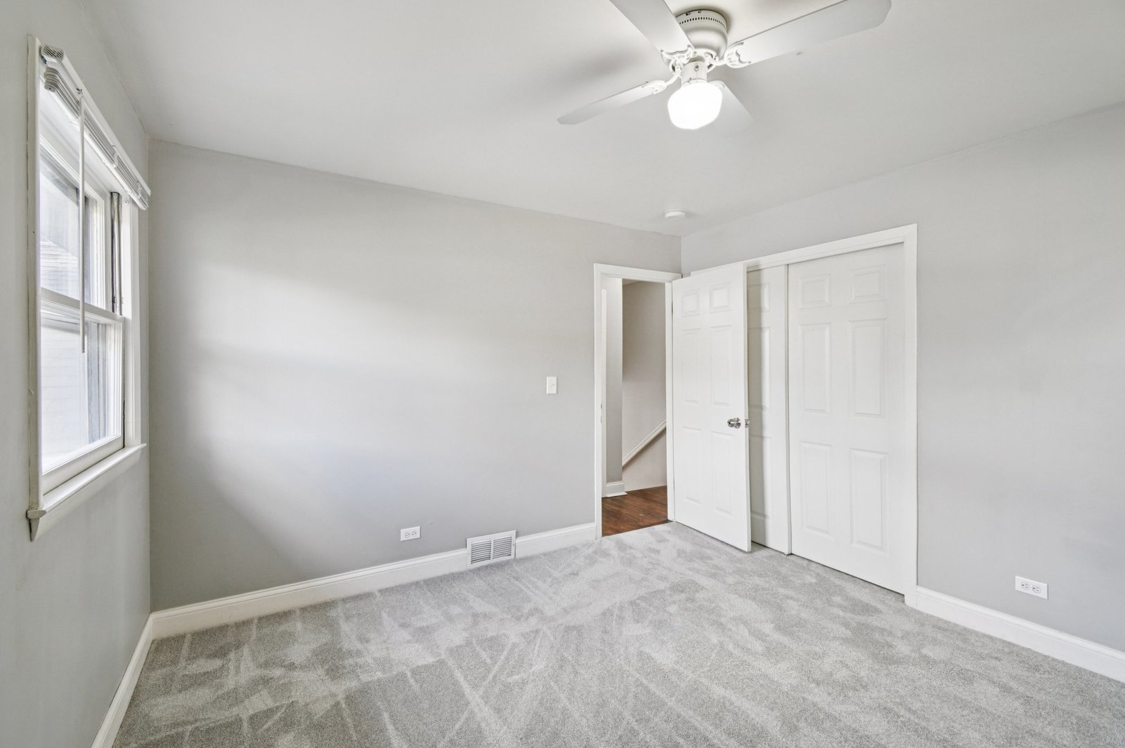 207 N Idlewild Avenue, Mundelein, IL 60060