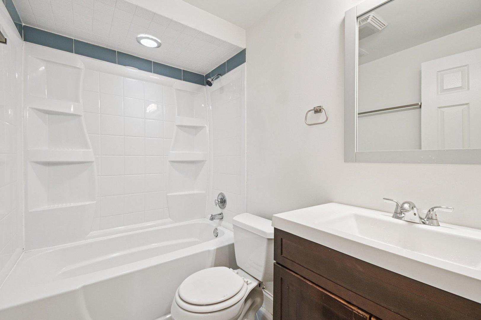 207 N Idlewild Avenue, Mundelein, IL 60060