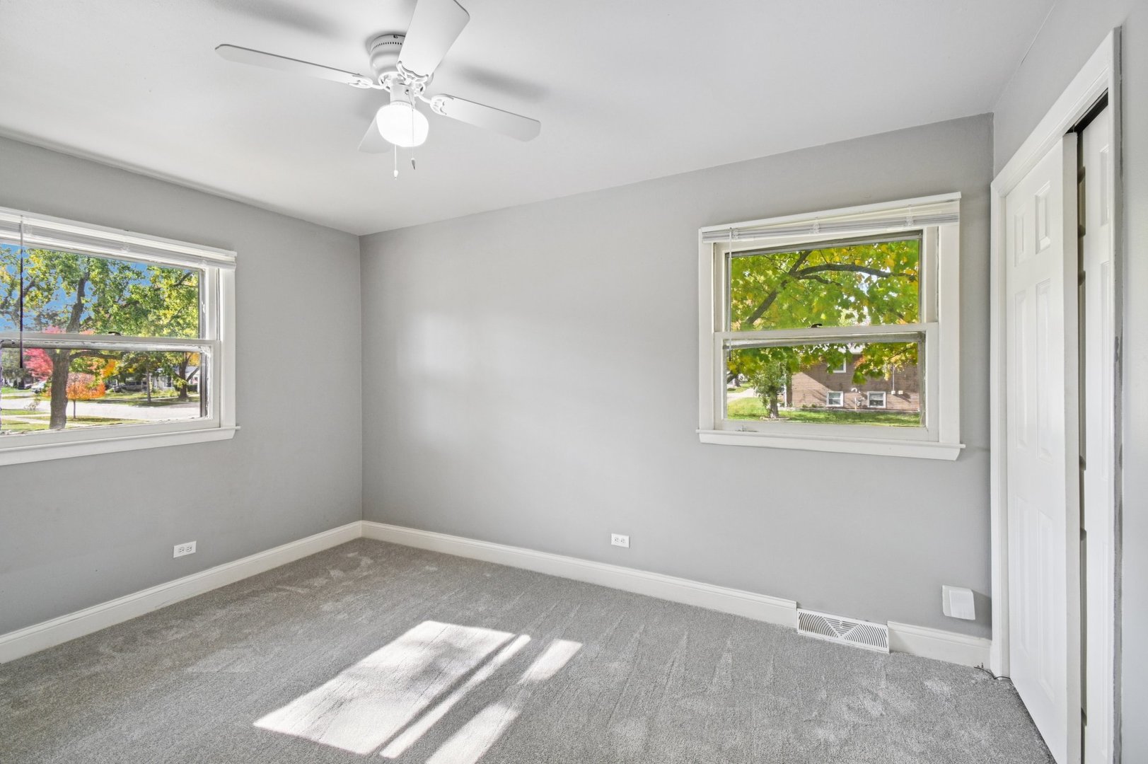 207 N Idlewild Avenue, Mundelein, IL 60060