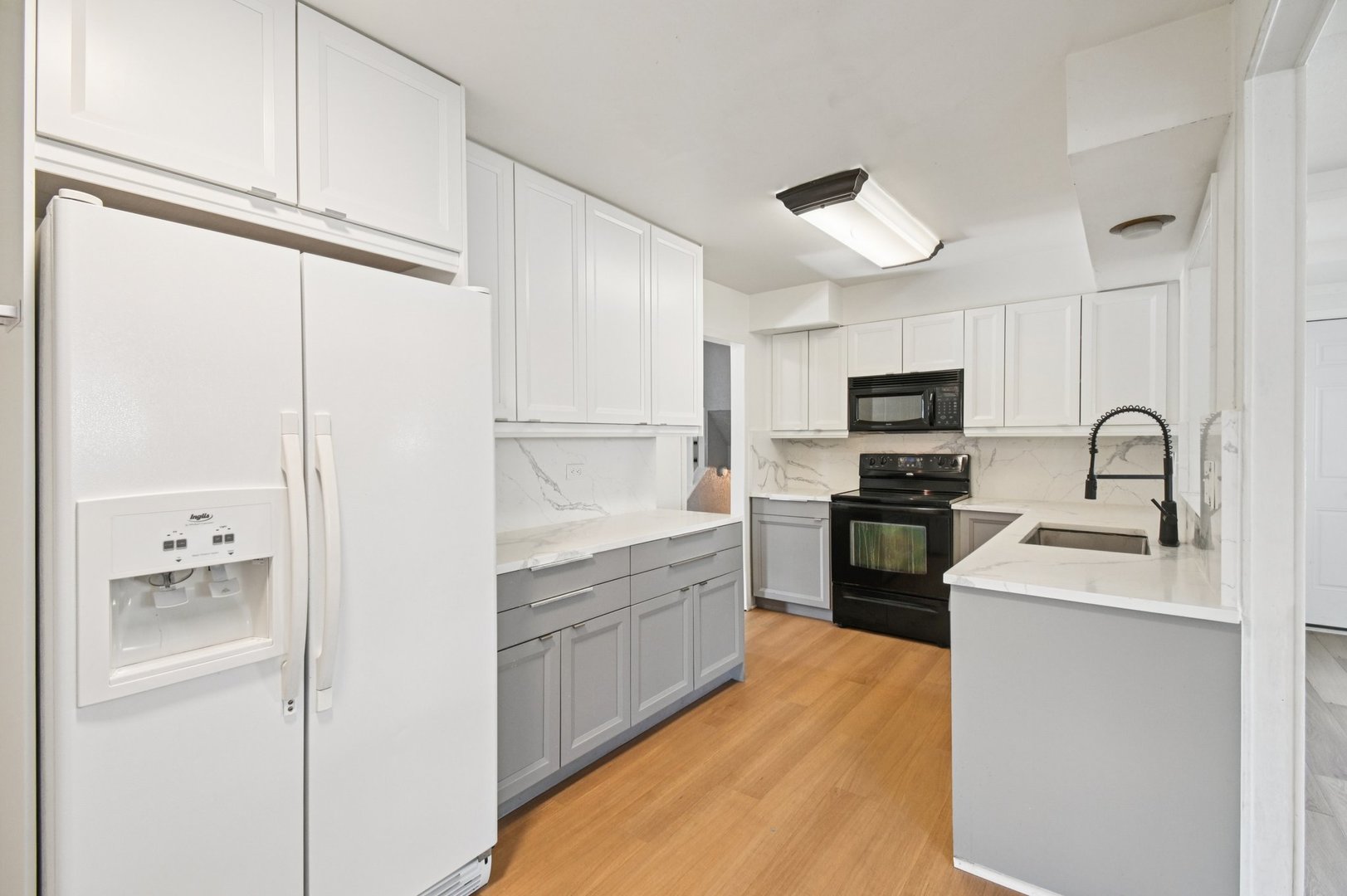 207 N Idlewild Avenue, Mundelein, IL 60060