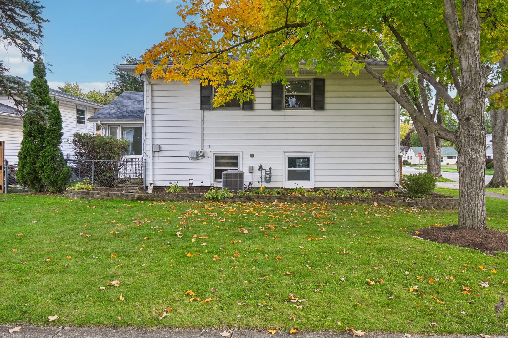 207 N Idlewild Avenue, Mundelein, IL 60060