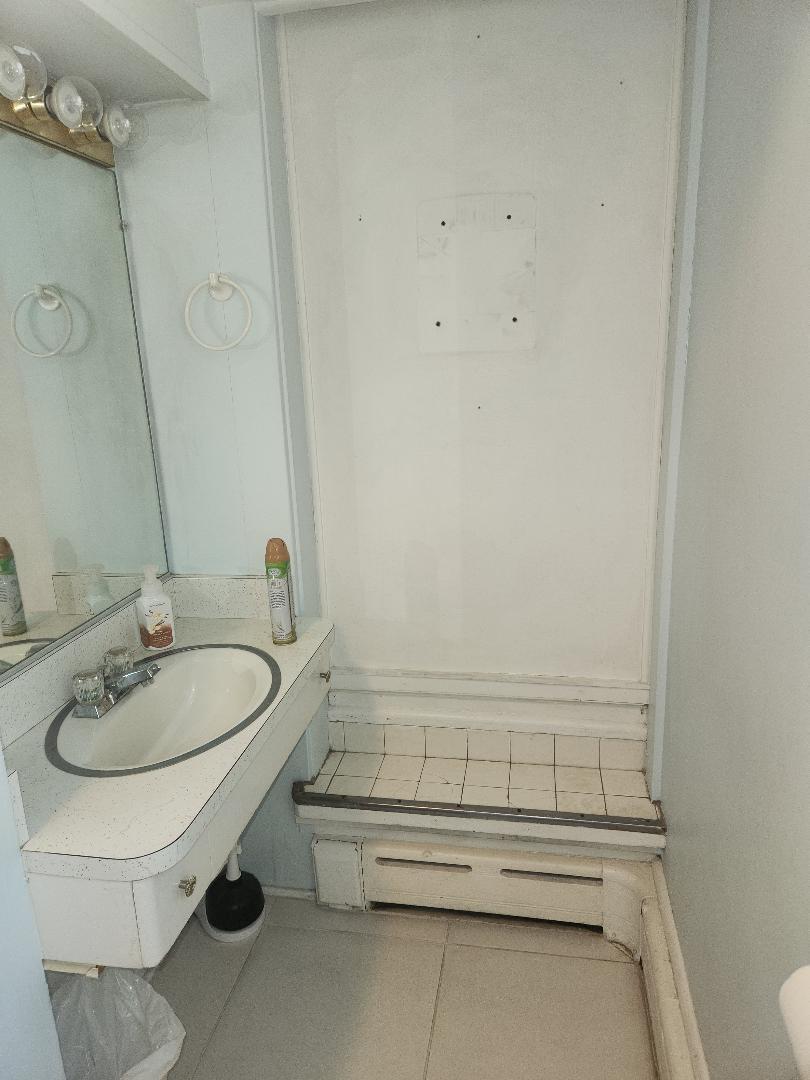 1305 Court Street, McHenry, IL 60050