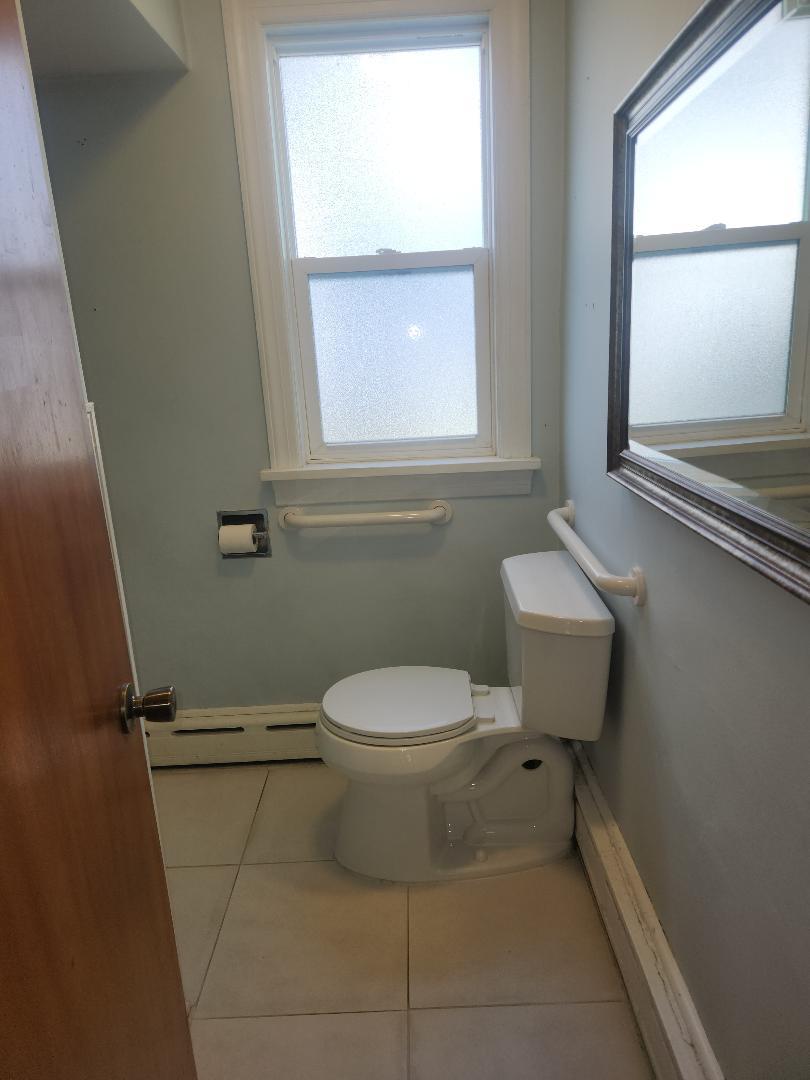 1305 Court Street, McHenry, IL 60050