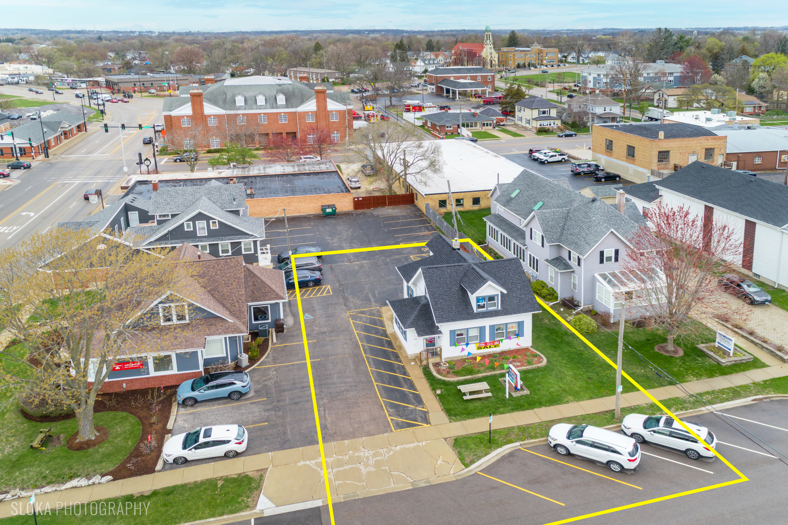 1305 Court Street, McHenry, IL 60050