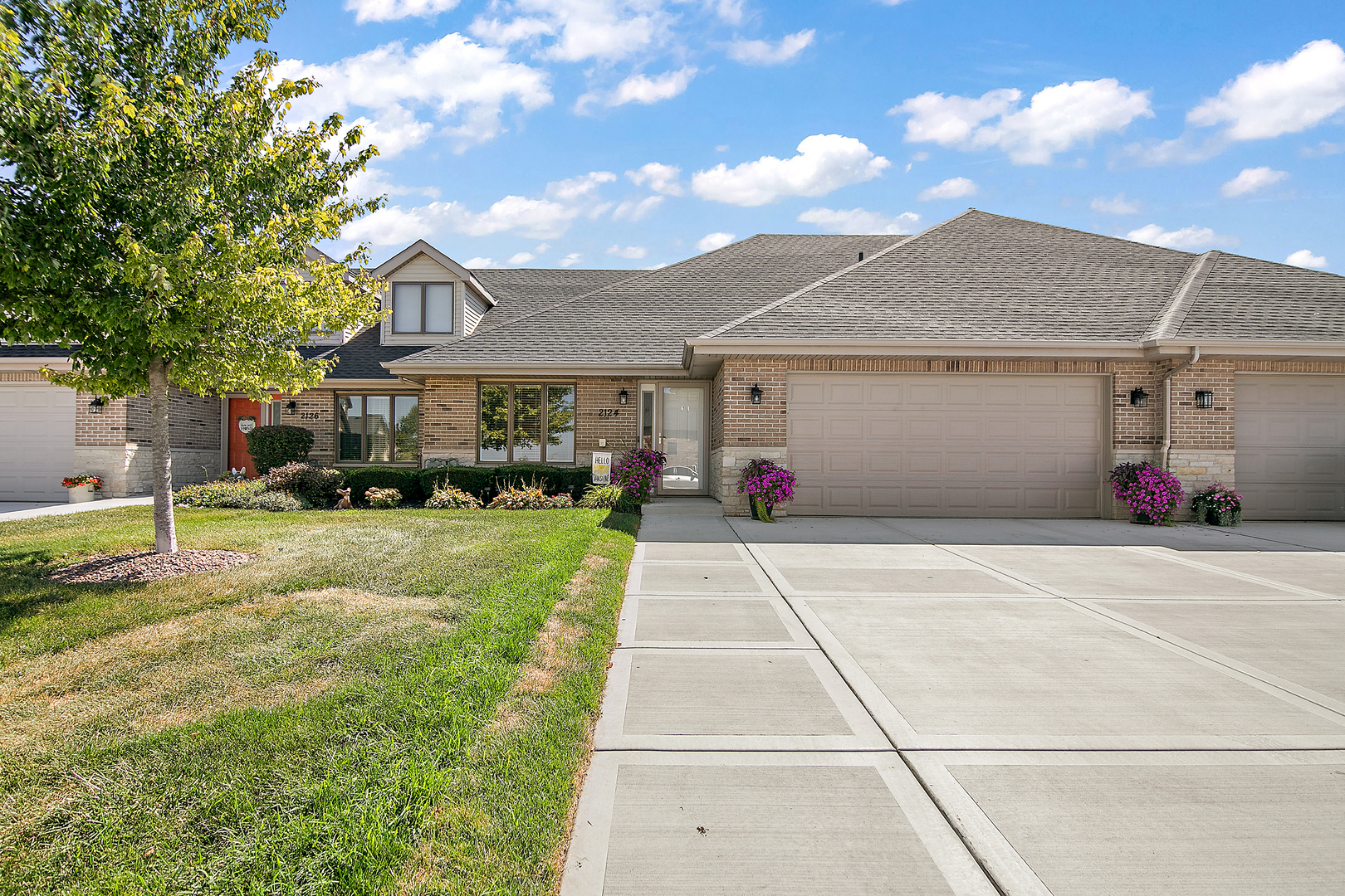 2124 Sky Harbor Drive, New Lenox, IL 60451