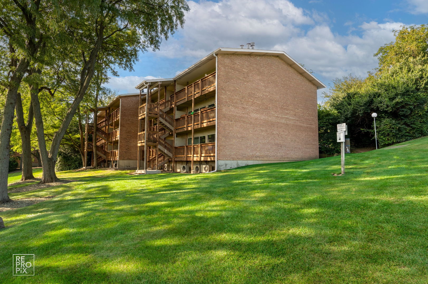 5801 Oakwood Drive #D, Lisle, IL 60532