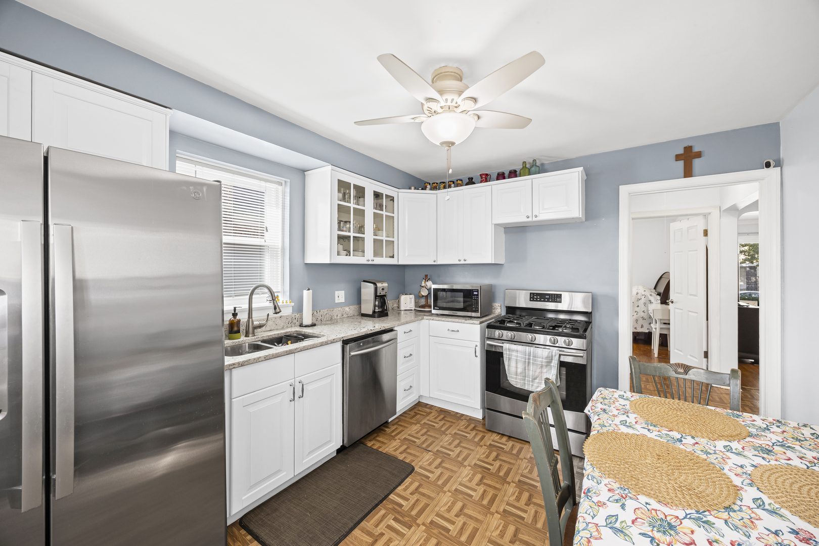 6039 S Kilbourn Avenue, Chicago, IL 60629