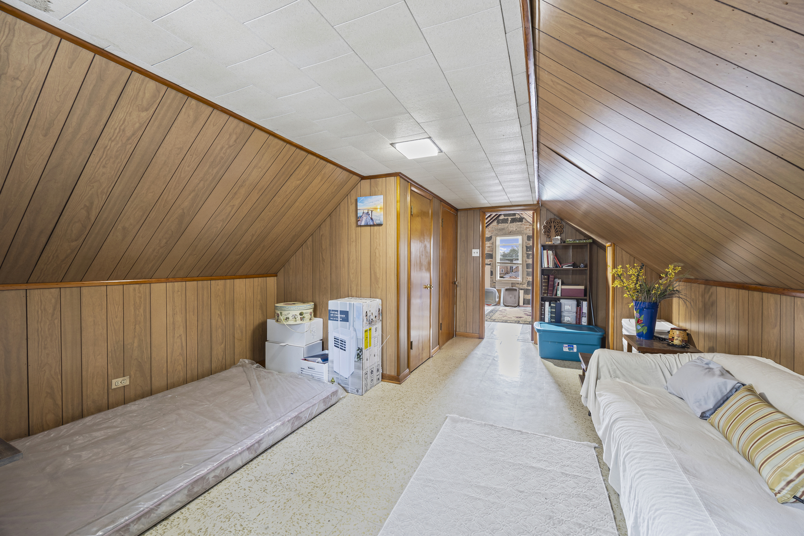 6039 S Kilbourn Avenue, Chicago, IL 60629