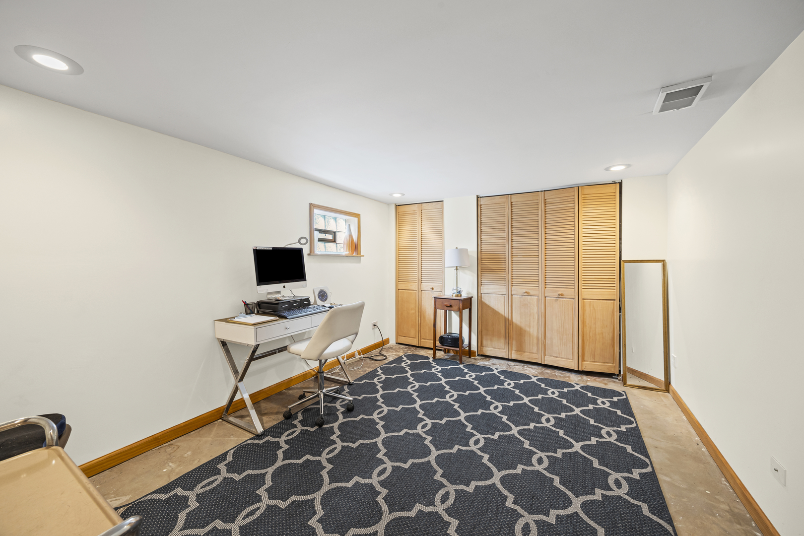 6039 S Kilbourn Avenue, Chicago, IL 60629