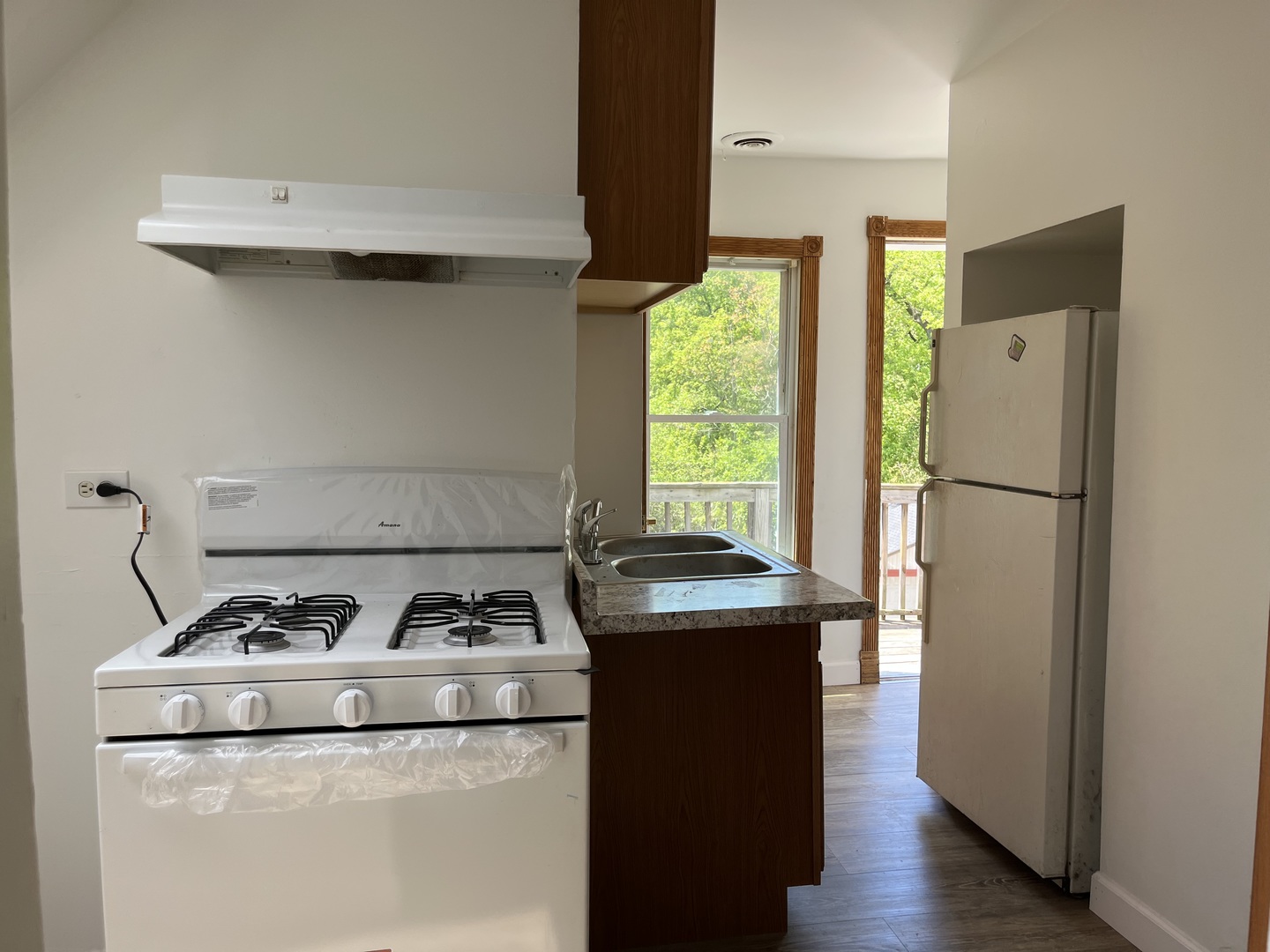 827 Low Avenue, Waukegan, IL 60085