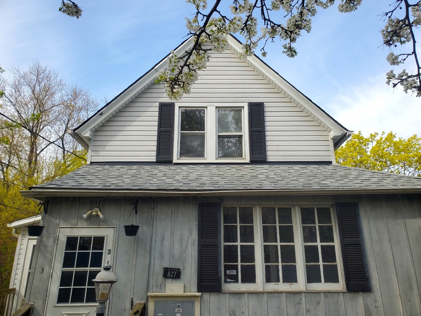 827 Low Avenue, Waukegan, IL 60085