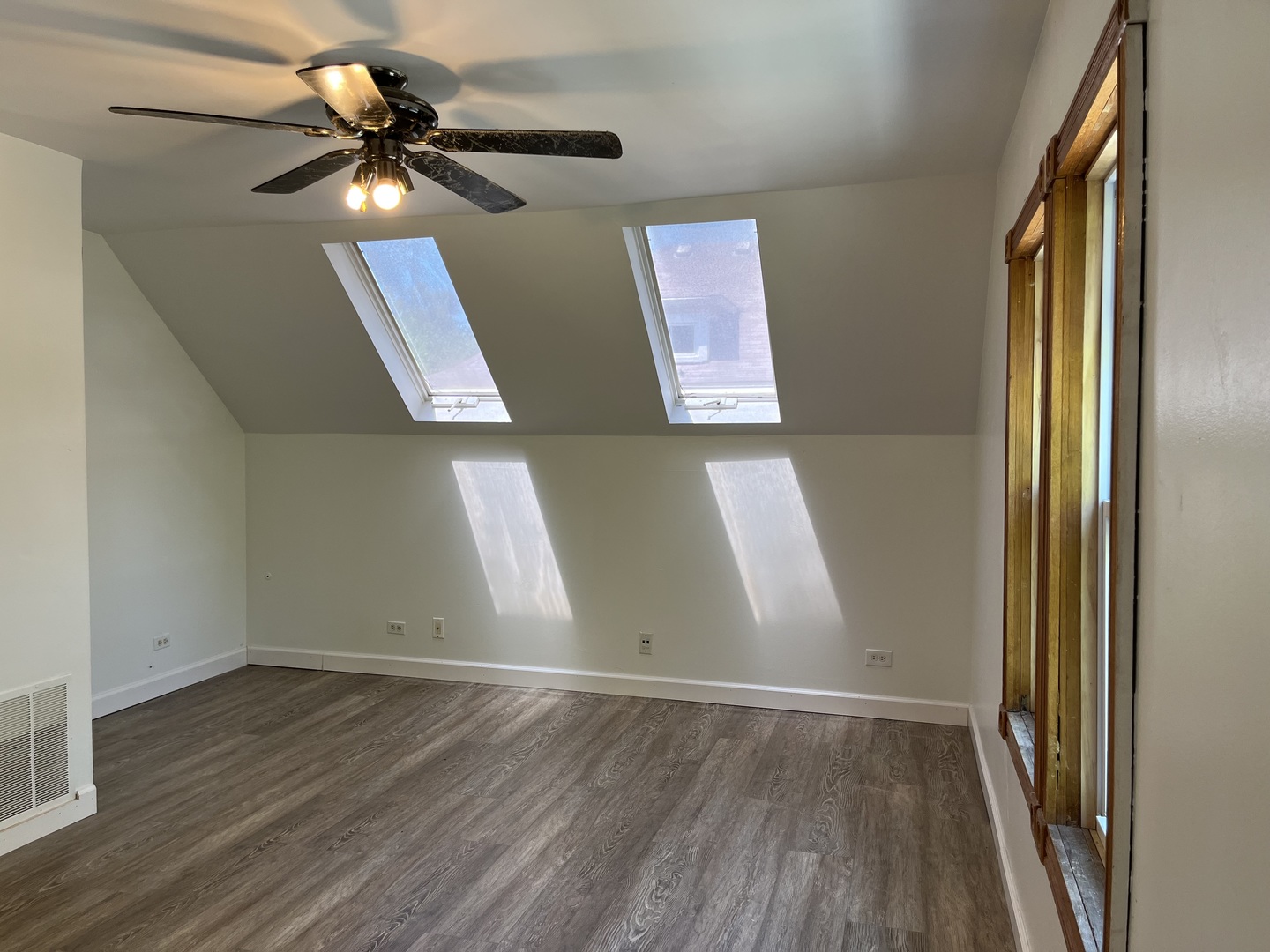 827 Low Avenue, Waukegan, IL 60085