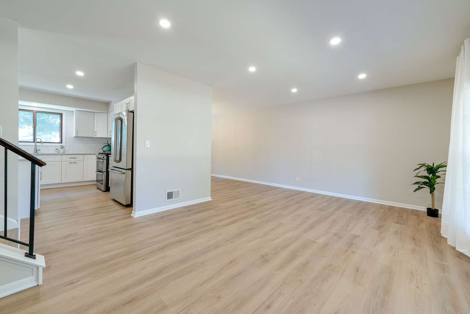 1209 Garfield Avenue, Libertyville, IL 60048