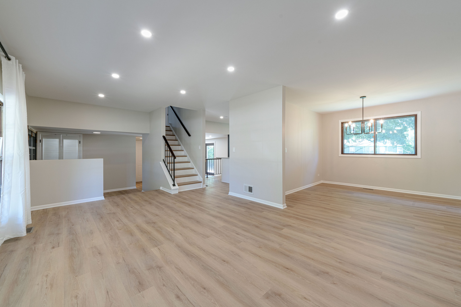 1209 Garfield Avenue, Libertyville, IL 60048