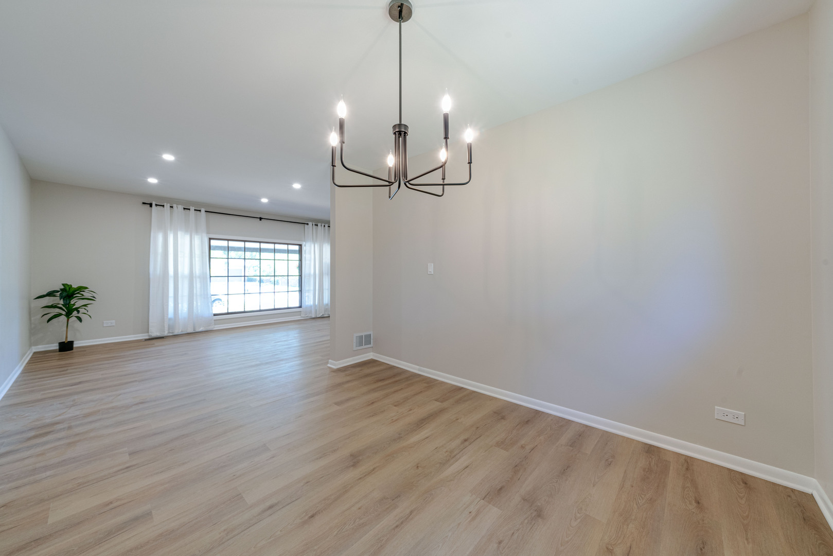 1209 Garfield Avenue, Libertyville, IL 60048