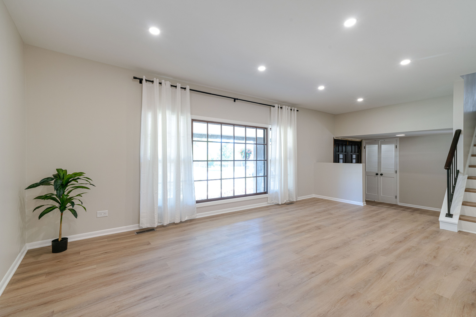 1209 Garfield Avenue, Libertyville, IL 60048