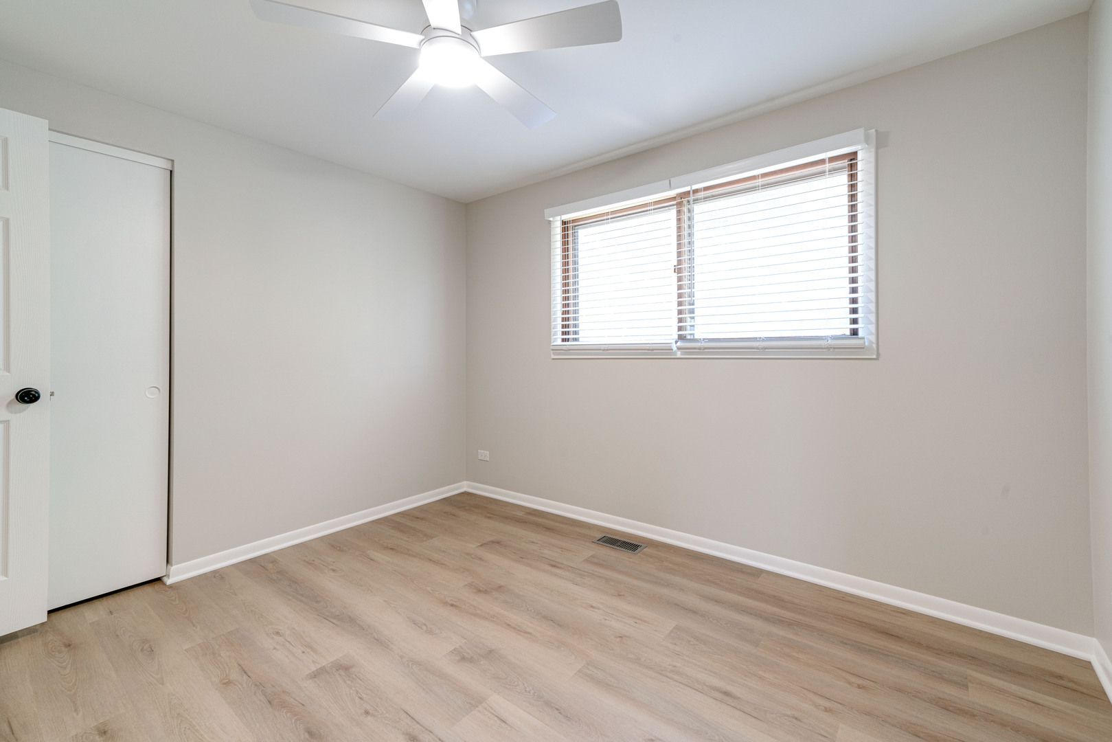 1209 Garfield Avenue, Libertyville, IL 60048