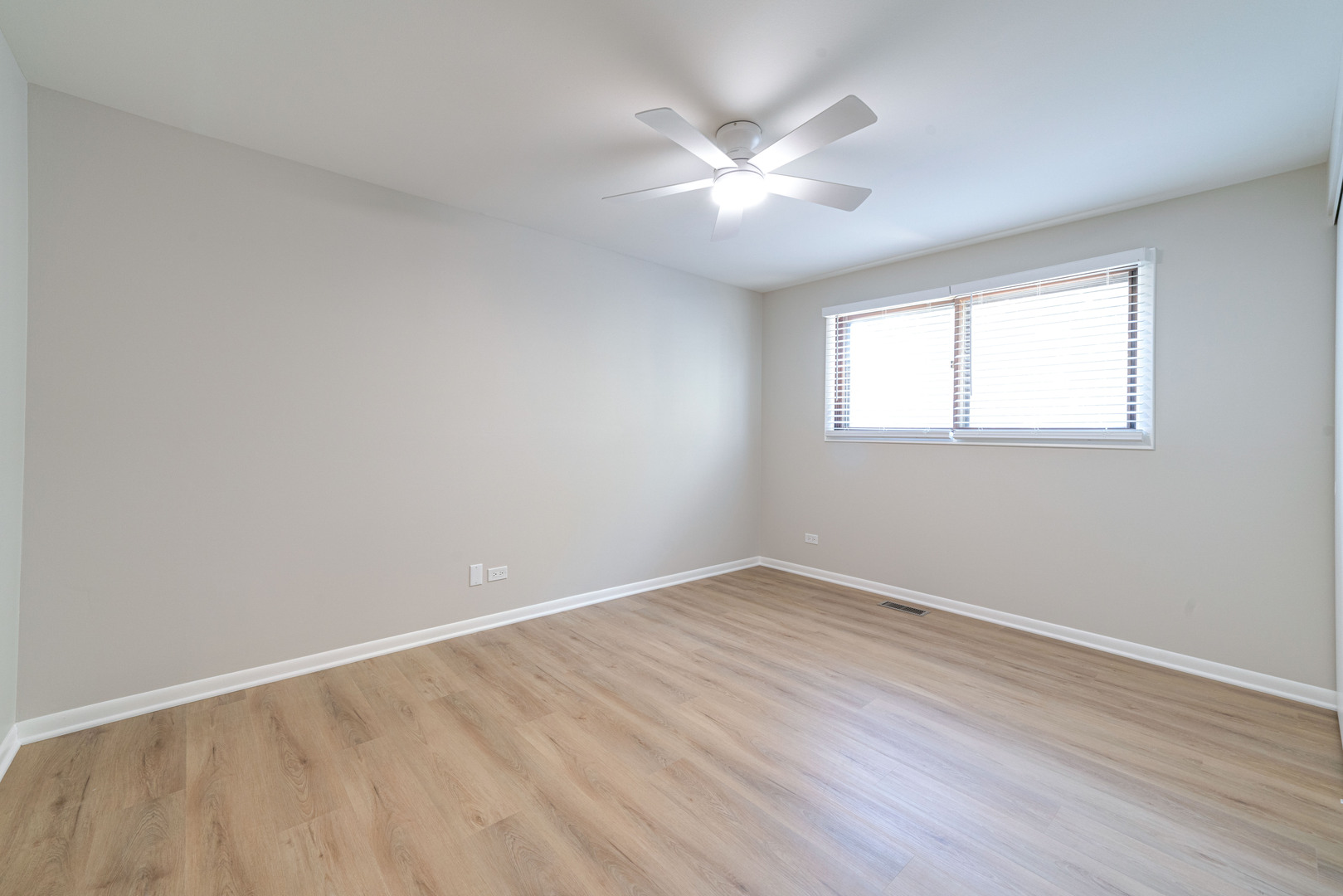 1209 Garfield Avenue, Libertyville, IL 60048