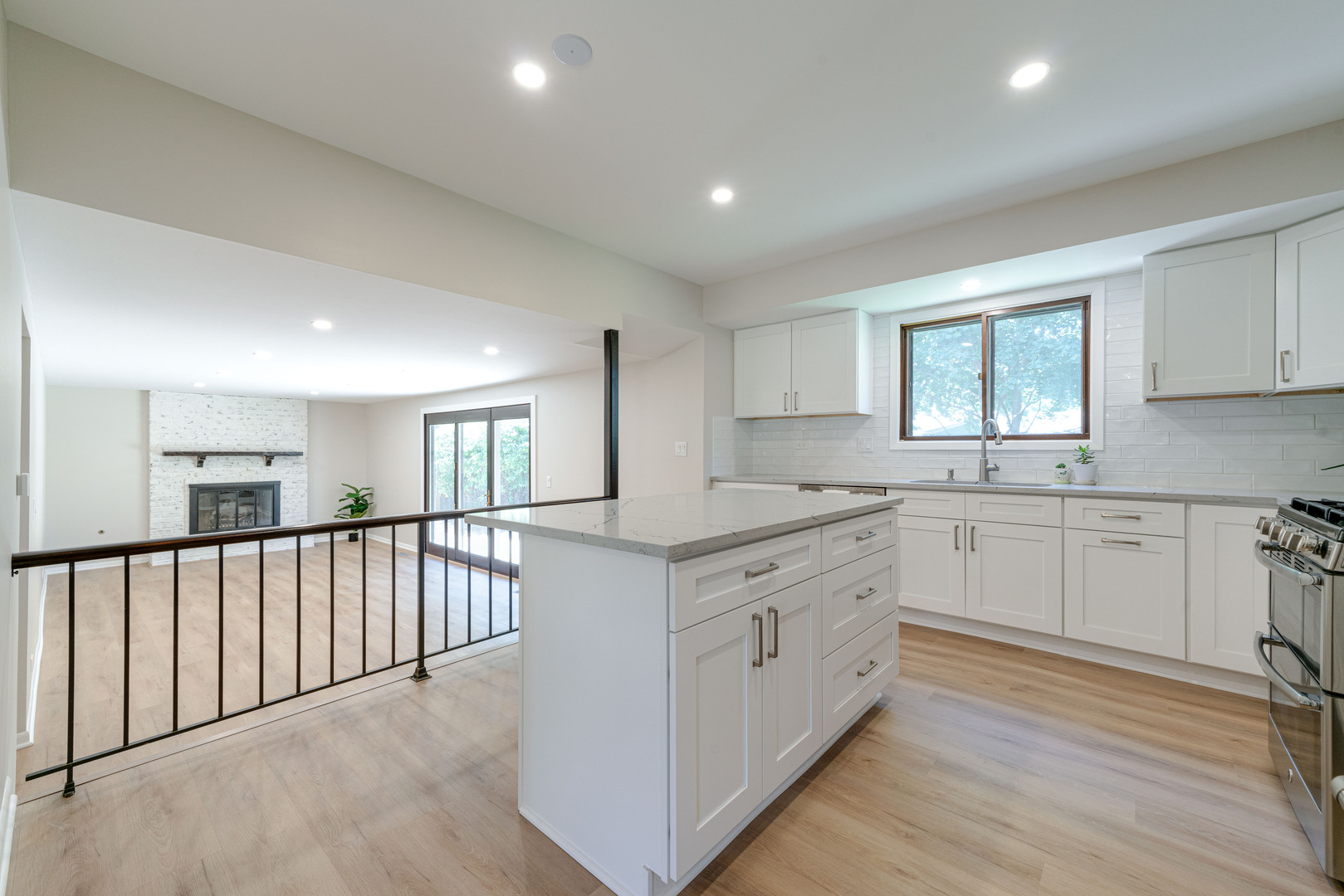 1209 Garfield Avenue, Libertyville, IL 60048