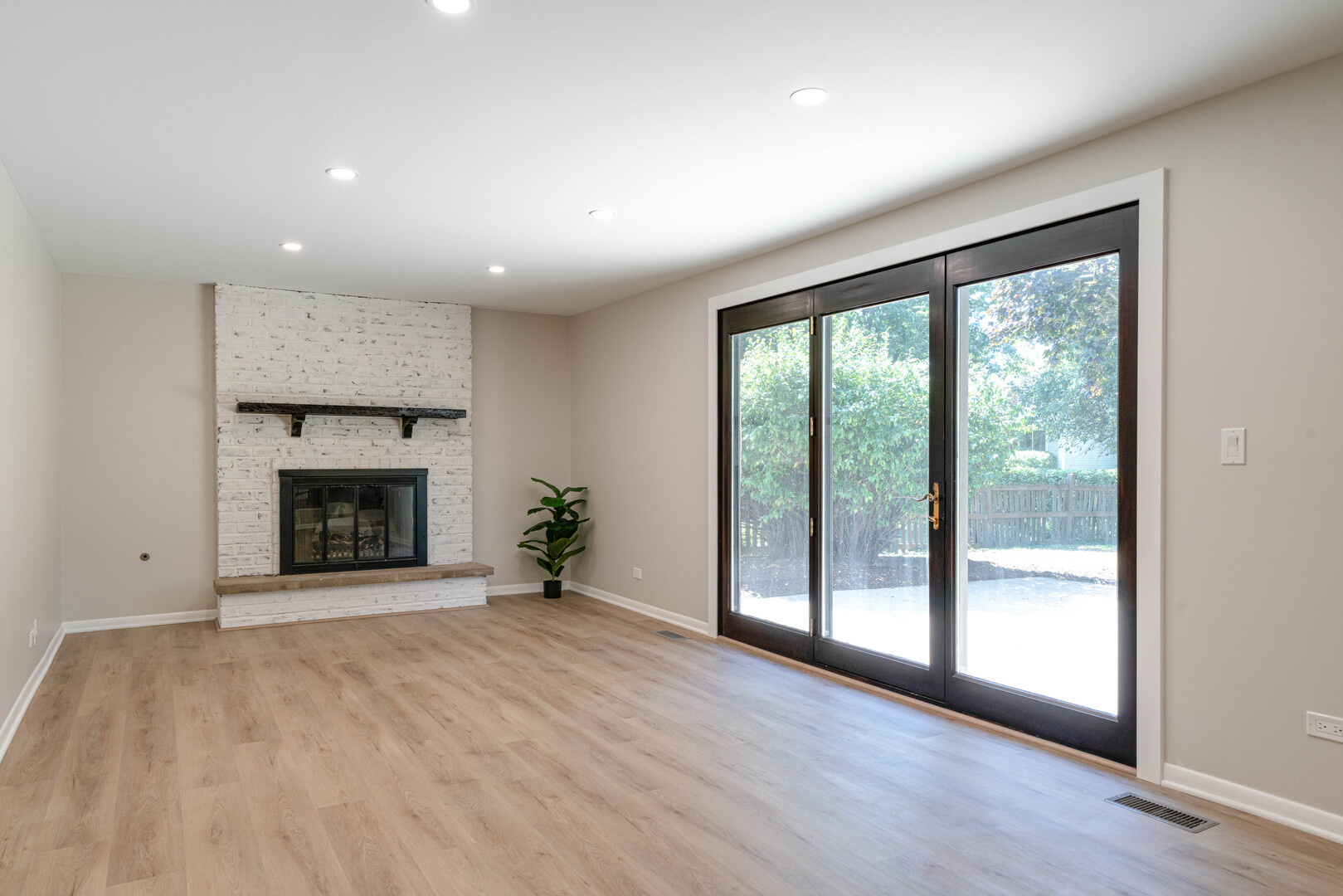 1209 Garfield Avenue, Libertyville, IL 60048
