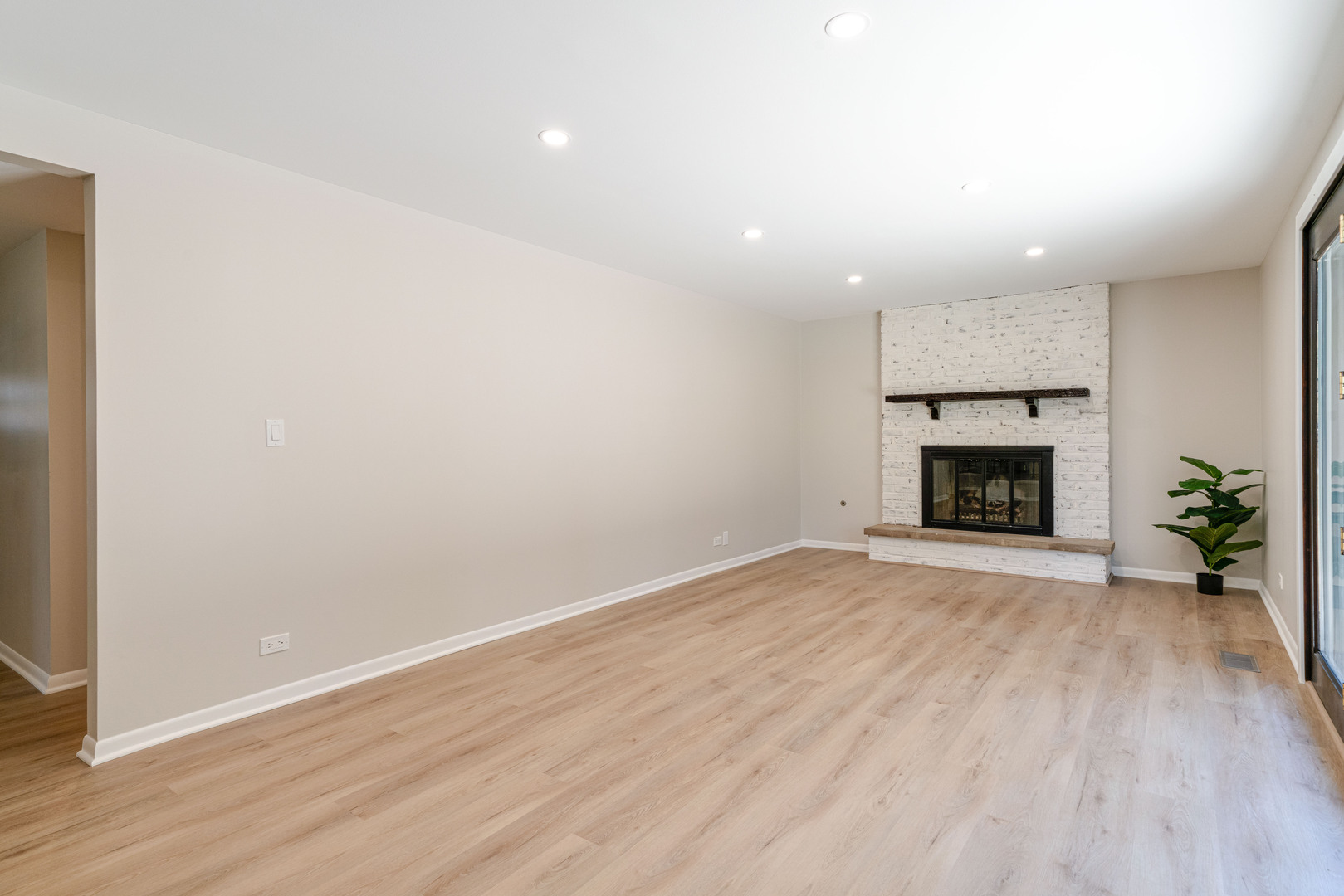1209 Garfield Avenue, Libertyville, IL 60048