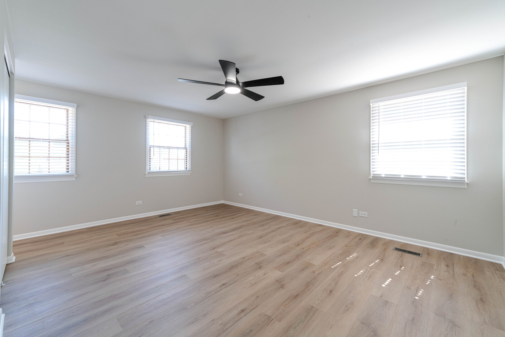 1209 Garfield Avenue, Libertyville, IL 60048