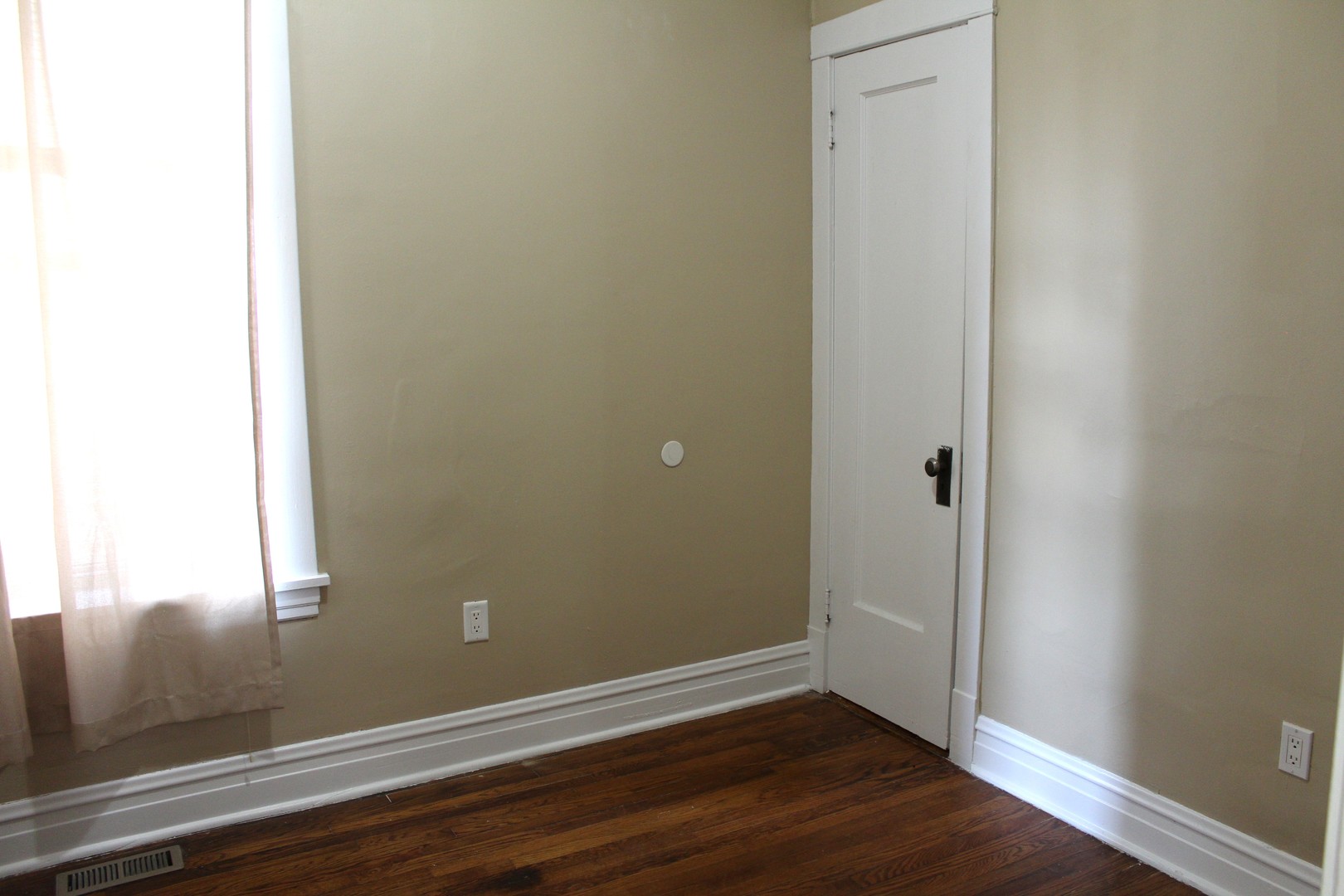 4213 W KAMERLING Avenue #1, Chicago, IL 60651