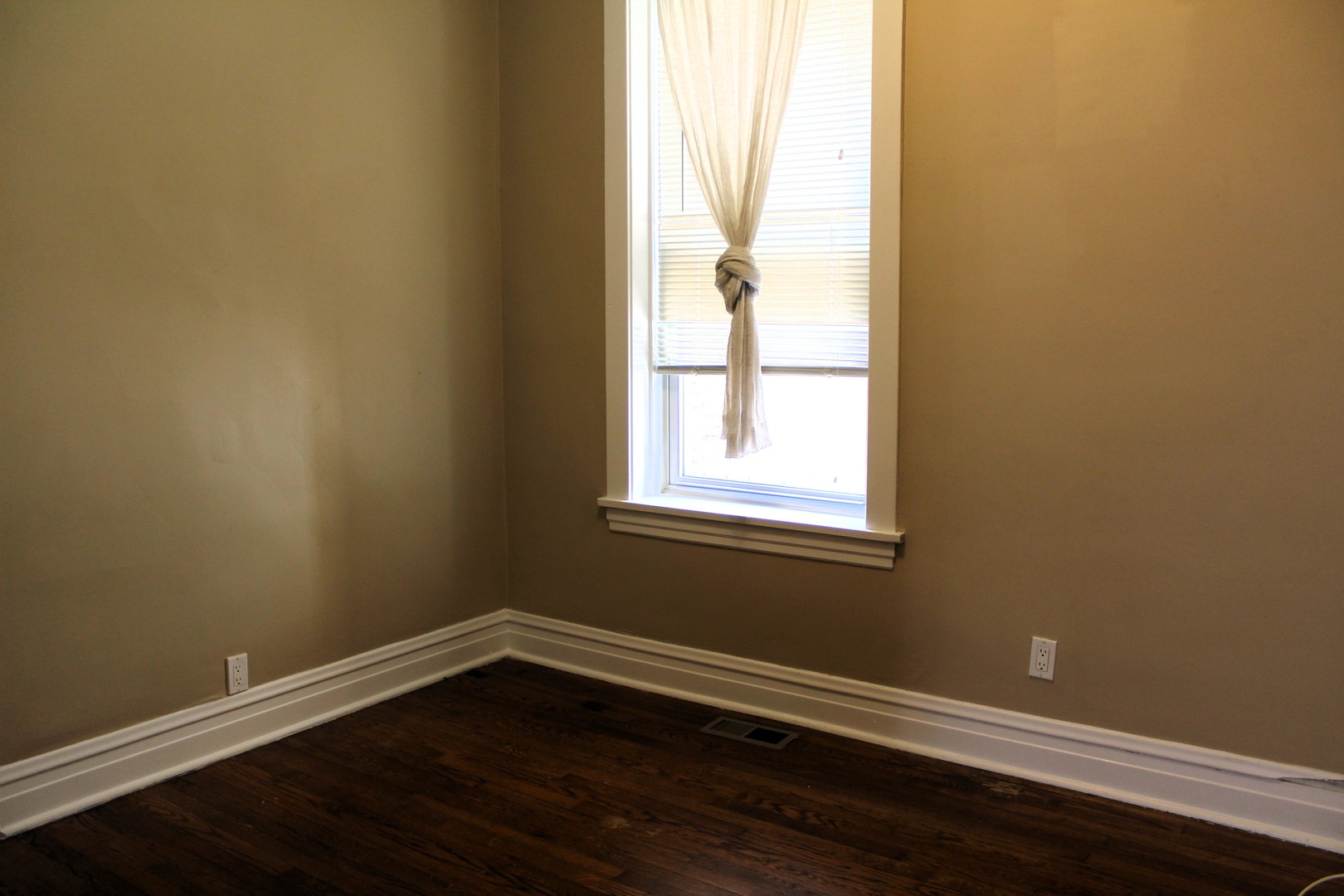 4213 W KAMERLING Avenue #1, Chicago, IL 60651