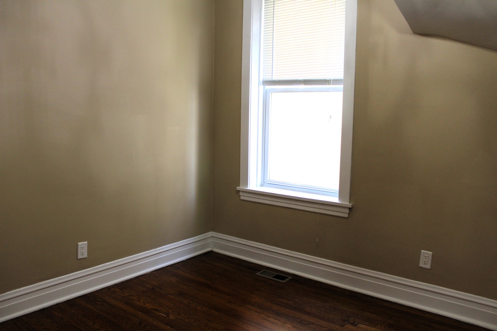 4213 W KAMERLING Avenue #1, Chicago, IL 60651