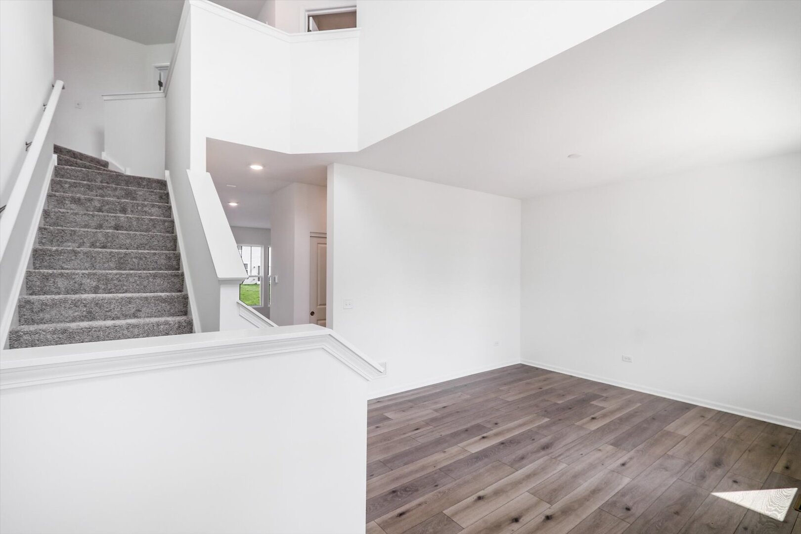 163 Piper Glen Avenue, Oswego, IL 60543