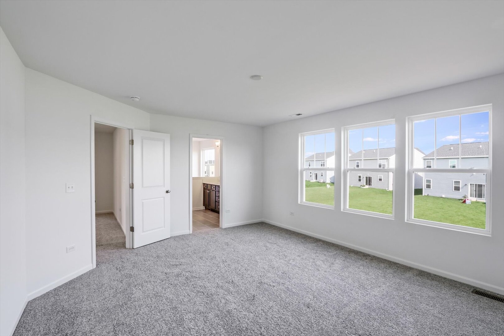 163 Piper Glen Avenue, Oswego, IL 60543