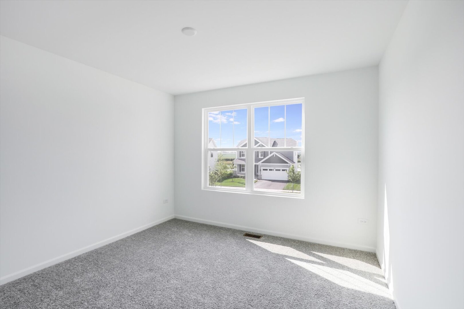 163 Piper Glen Avenue, Oswego, IL 60543