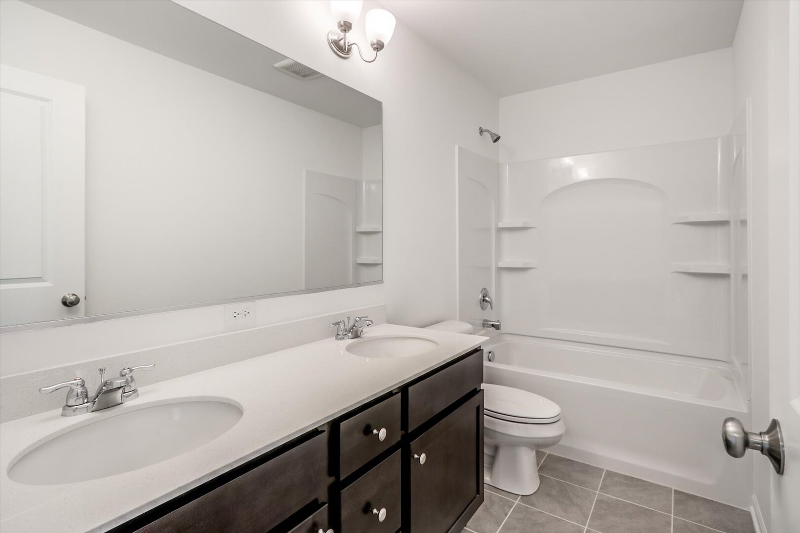 163 Piper Glen Avenue, Oswego, IL 60543