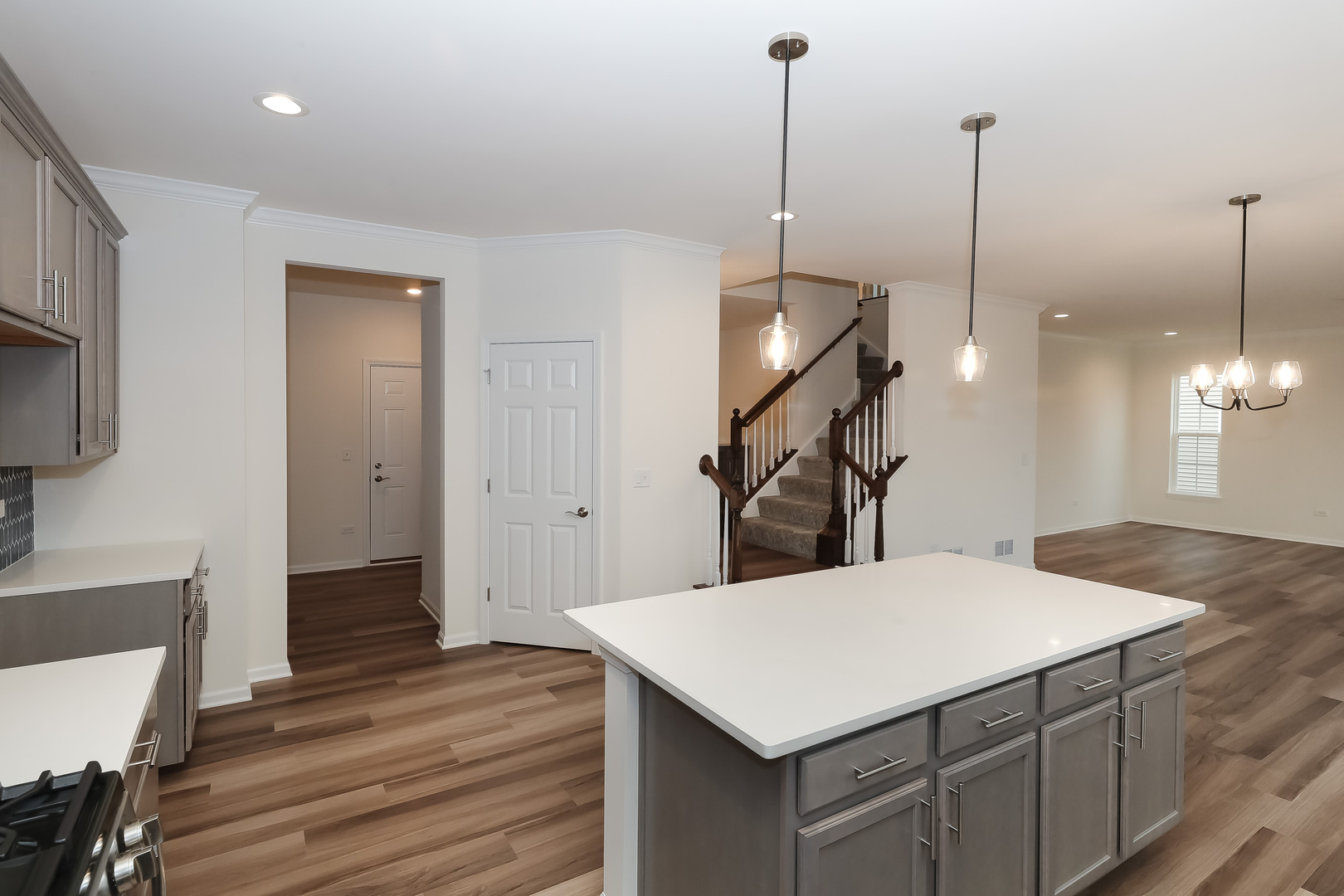 172 Piper Glen Avenue, Oswego, IL 60543