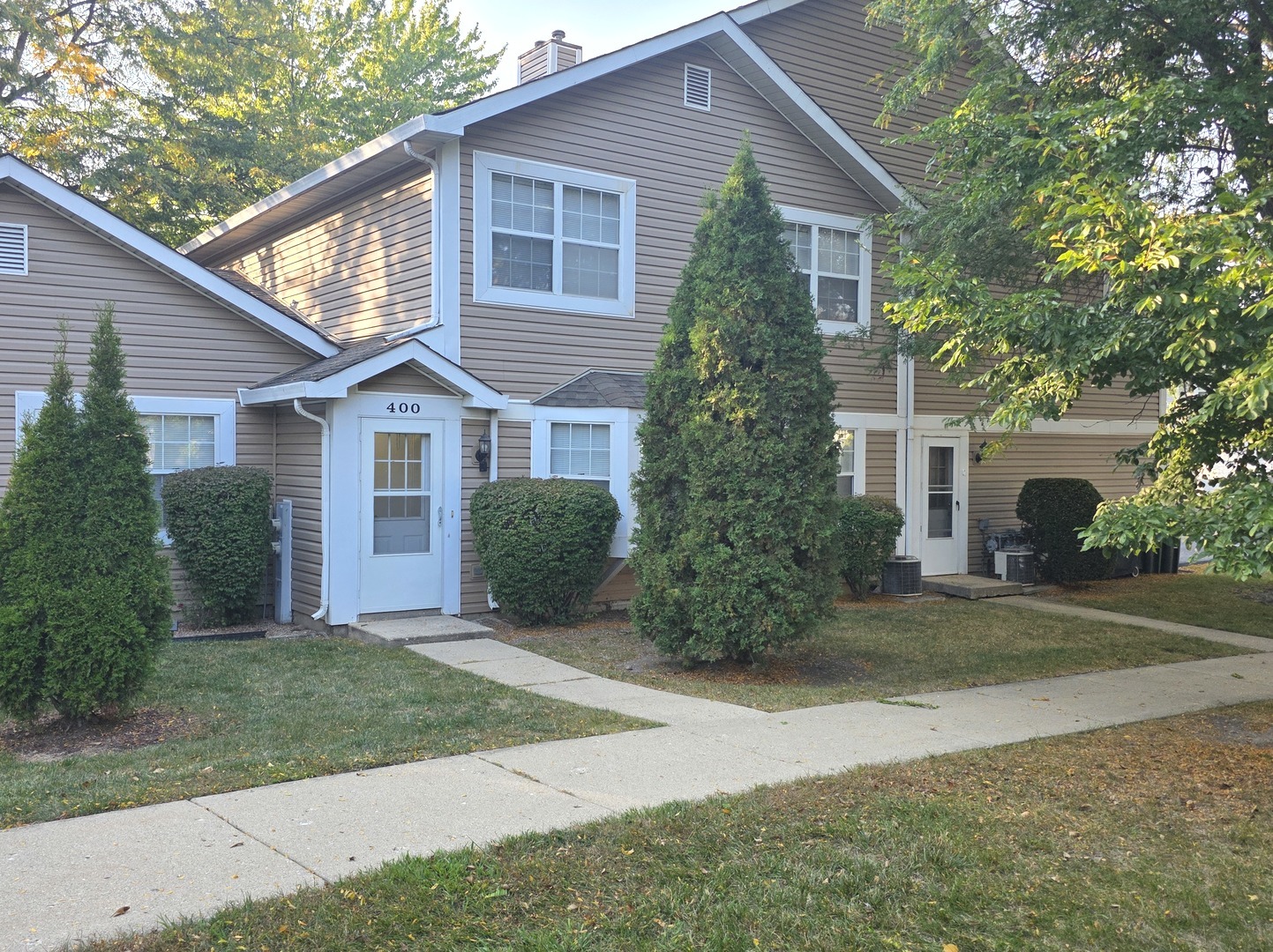 400 N CAMBRIDGE Drive #400, Palatine, IL 60067