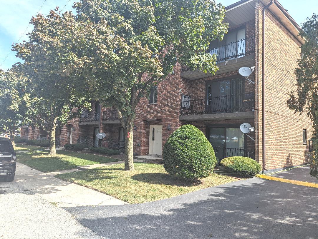 10501 S Highland Avenue #305C, Worth, IL 60482