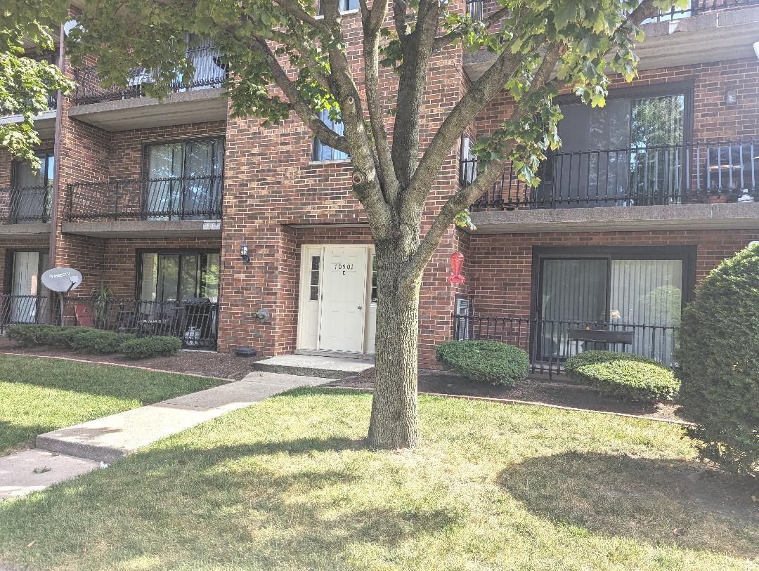 10501 S Highland Avenue #305C, Worth, IL 60482