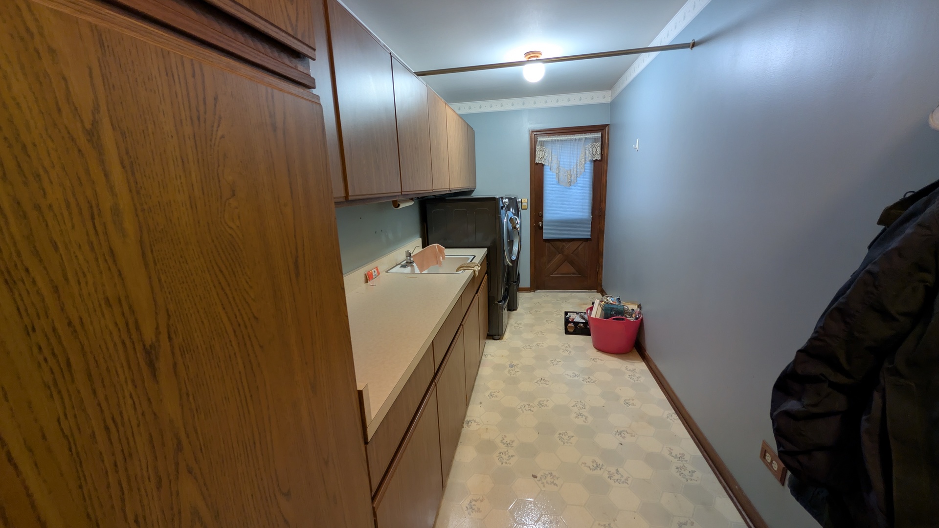 1102 S Oplaine Road, Gurnee, IL 60031