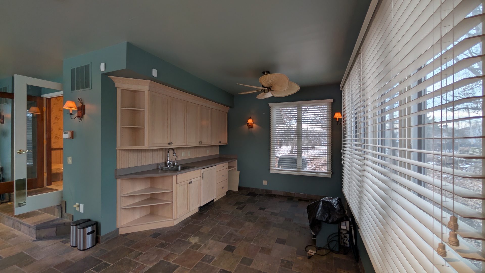 1102 S Oplaine Road, Gurnee, IL 60031