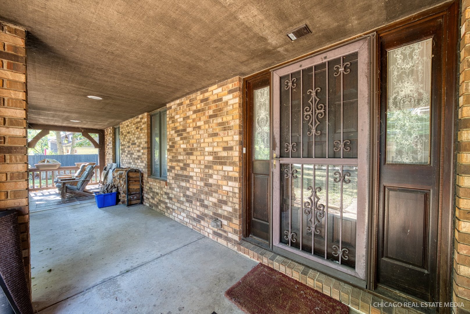 1102 S Oplaine Road, Gurnee, IL 60031